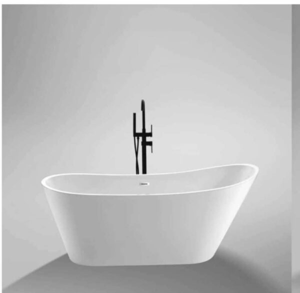 1700mm Curved Edge White Freestanding Bathtub