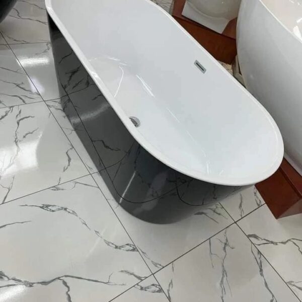 Black And White Acrylic Bath Tub